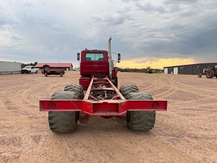 mack-dm690s-image-5