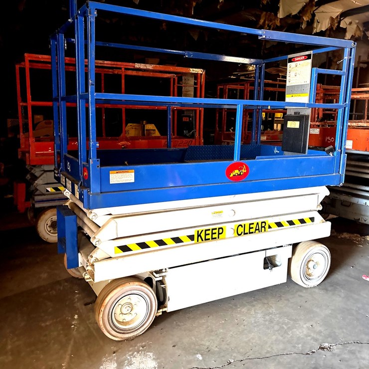 #151 • Skyjack 4620 Electric Scissor Lift