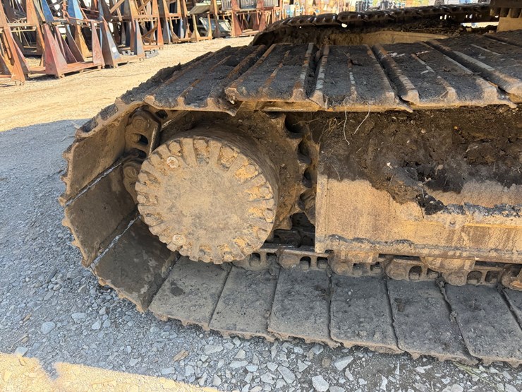 caterpillar-320e-image-26