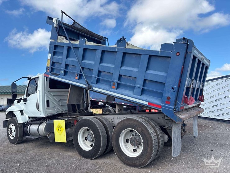 2019-international-hv507-t/a-dump-truck-image-4