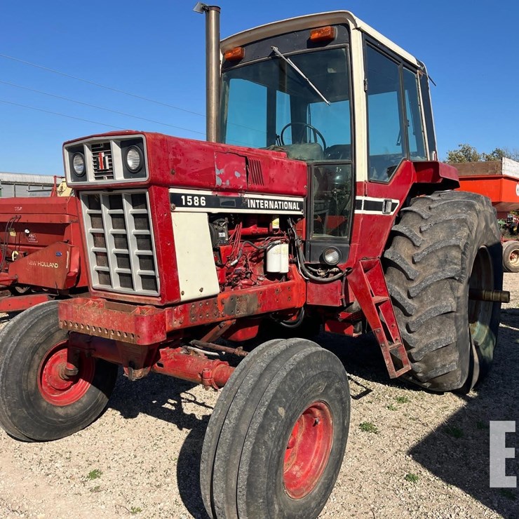 1977 INTERNATIONAL 1586