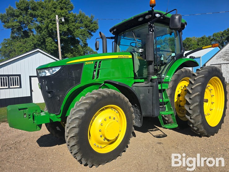 2012-john-deere-7215r-image-1