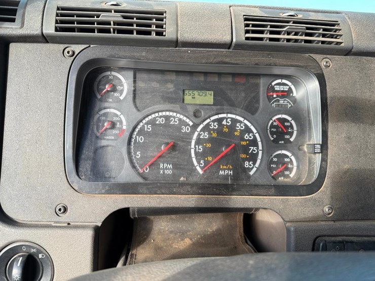 freightliner-cascadia-125-image-66