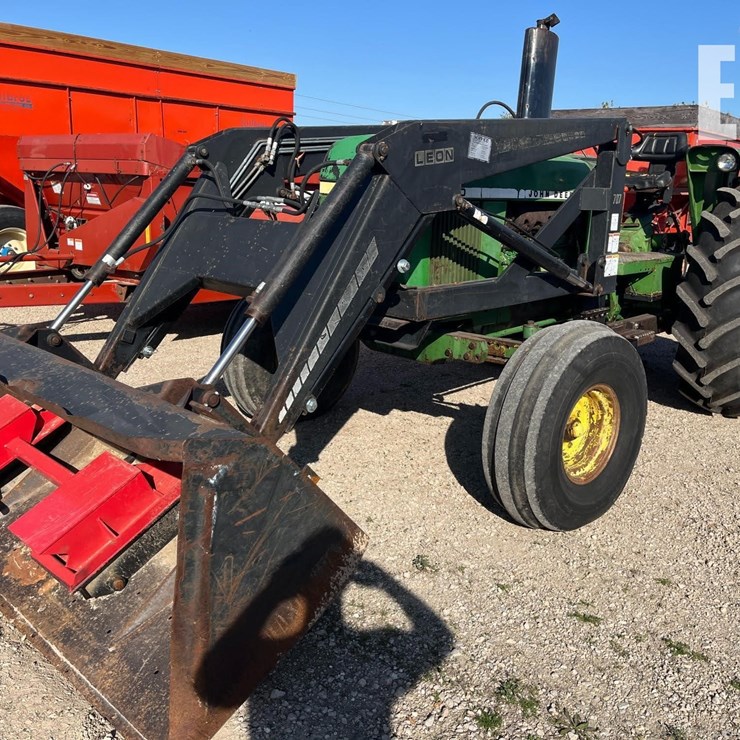 1977 JOHN DEERE 2840
