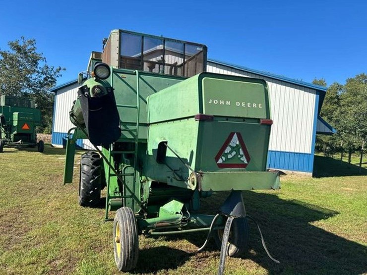 1975-john-deere-3300-image-3