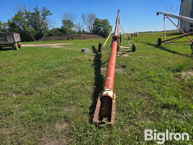 buhler-farm-king-851-image-2