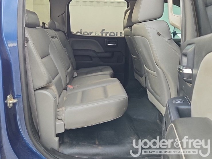 2015-chevrolet-silverado-2500-image-33