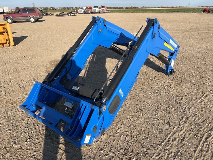 2014-new-holland-855tl-image-6