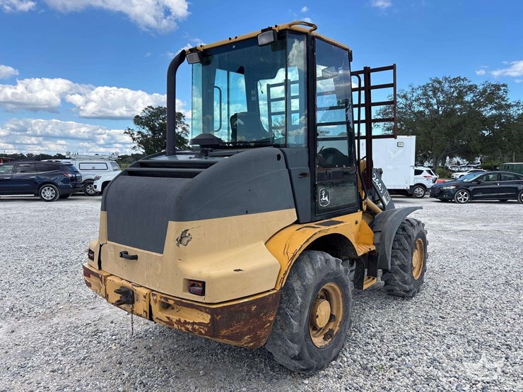 deere-244j-image-3