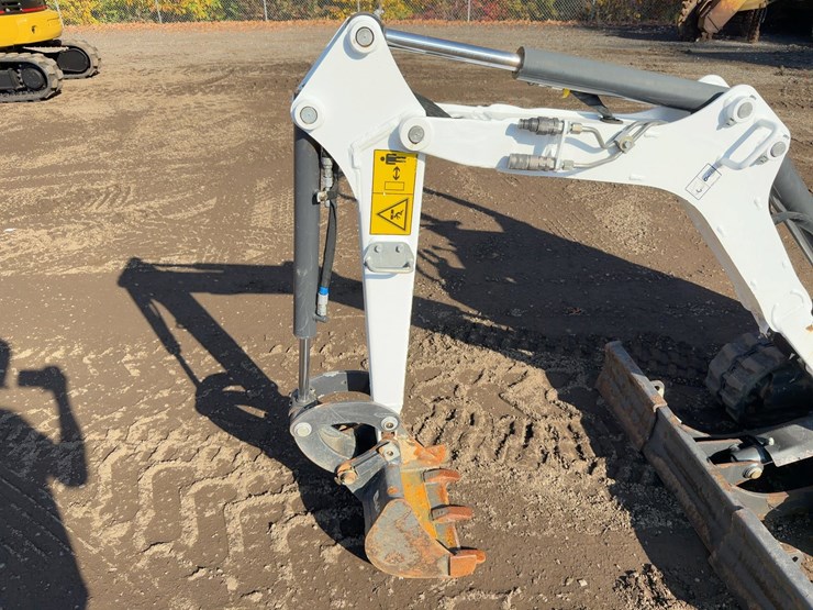 2023-bobcat-e10-image-9