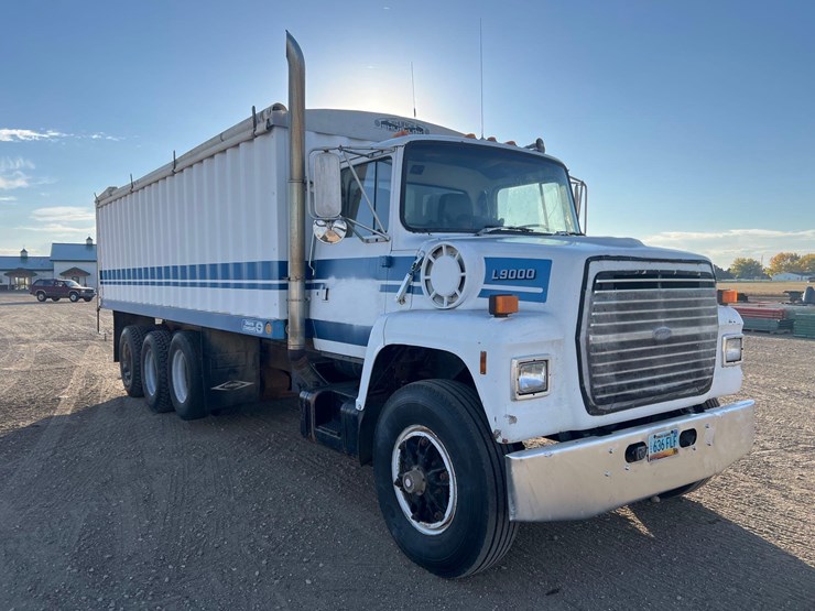 1991-ford-l9000-image-3