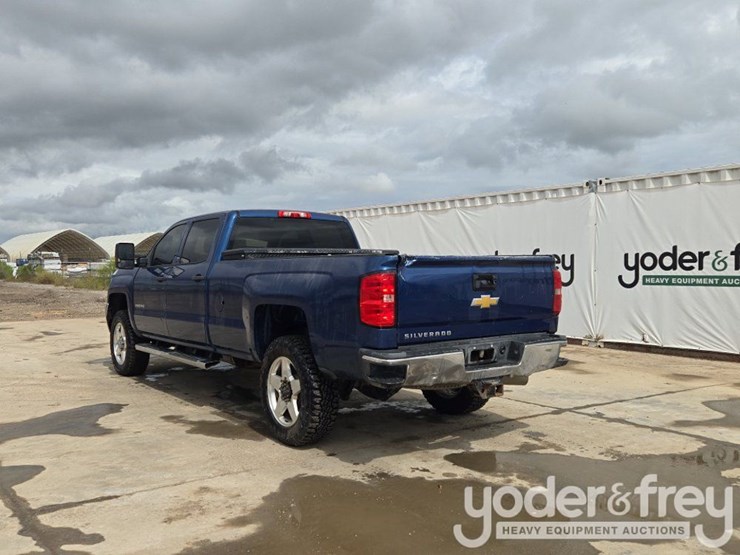 2015-chevrolet-silverado-2500-image-3