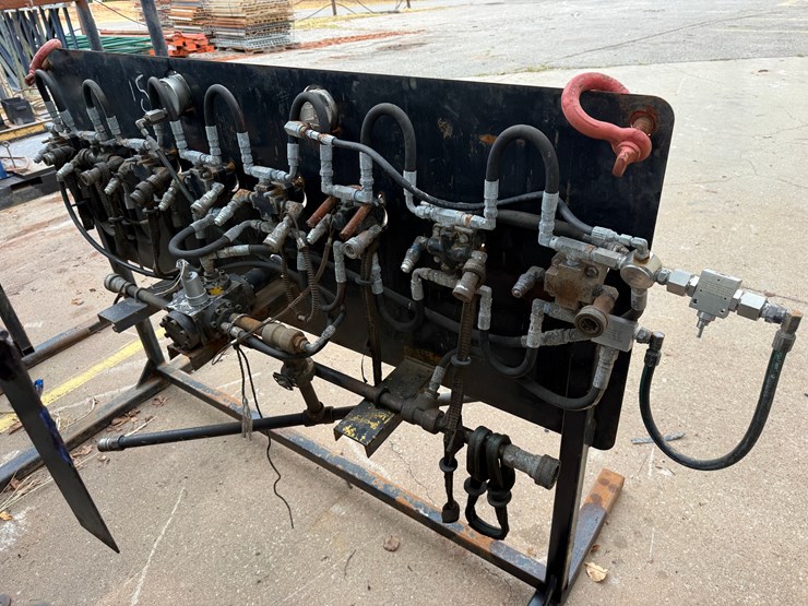 lot-w/-(3)-remote-5k-wp-accumulator--wireline-frac-valve-consoles-image-6