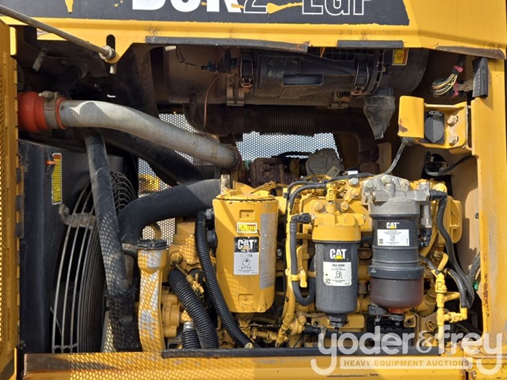 2014-caterpillar-d5k2-lgp-image-39