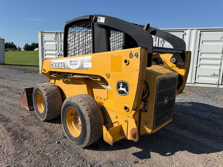 2005-john-deere-325-image-3