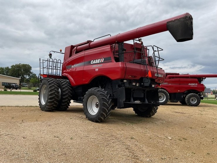 2010-case-ih-7088-image-7
