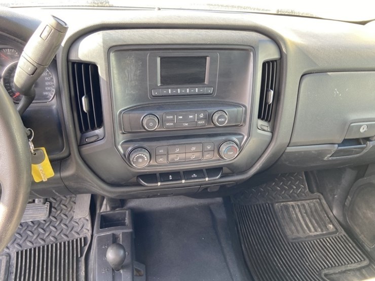 2016-chevrolet-silverado-2500-image-17