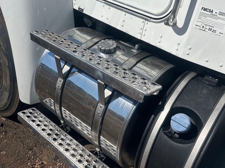 2018-kenworth-t300-image-8