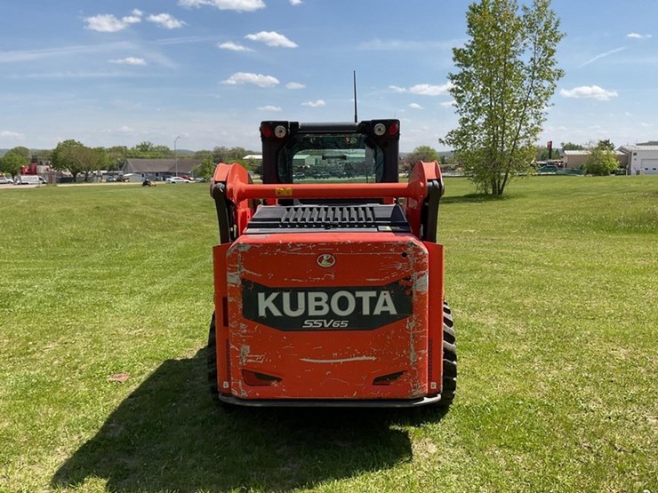 2016-kubota-ssv65-image-6