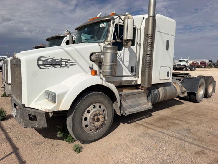 2018-kenworth-t800-image-1