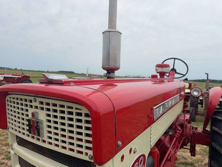 farmall-560-diesel-hi-clear-image-11