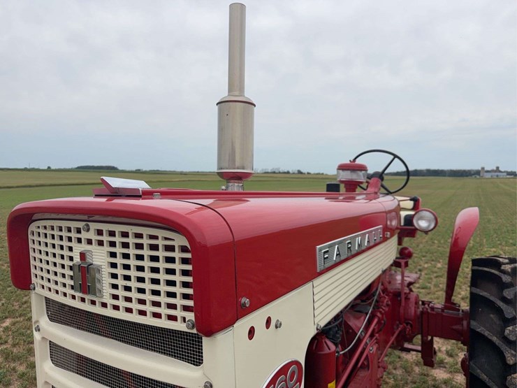 farmall-560-hi-clear-image-12