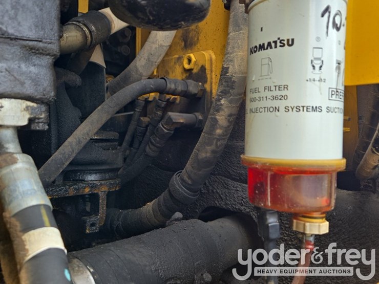 2015-komatsu-pc210-image-43