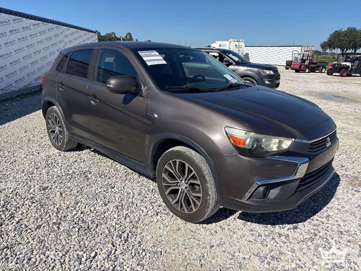 2017-mitsubishi-outlander-image-2