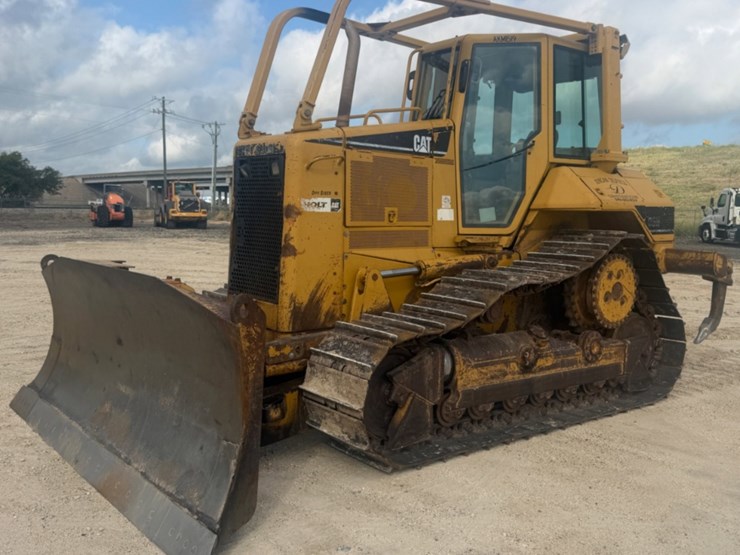 2006-caterpillar-d6n-xl-image-1