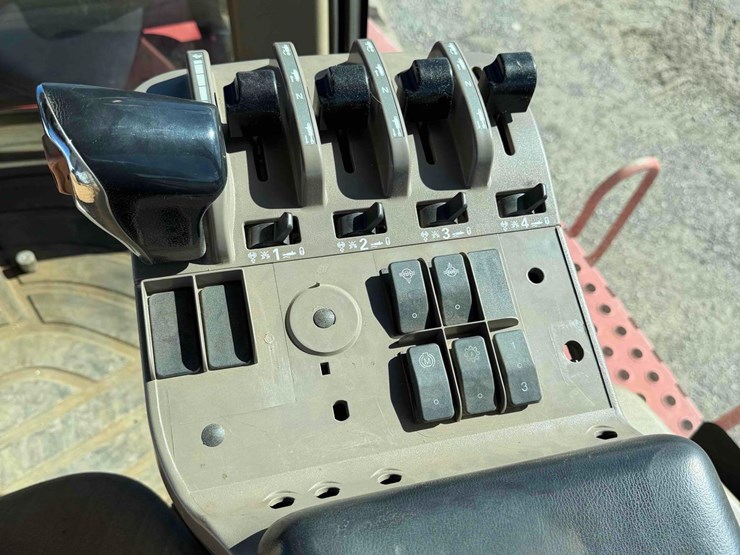 2006-case-stx480s-quad-track-tractor-image-14