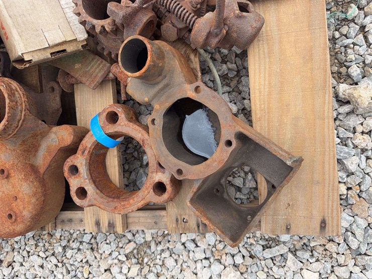 pallet-of-miscellaneous-parts.-image-2