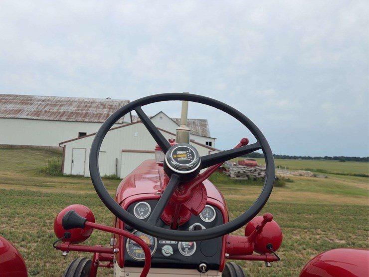 farmall-560-hi-clear-image-37