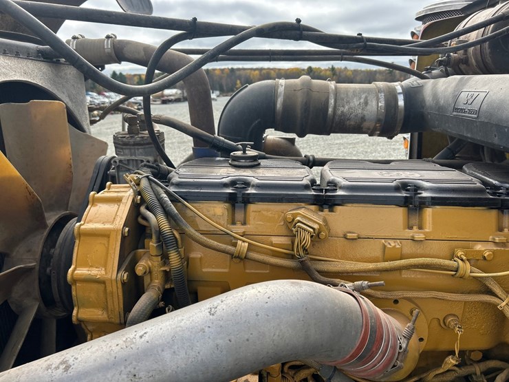 2001-caterpillar-c15-image-42