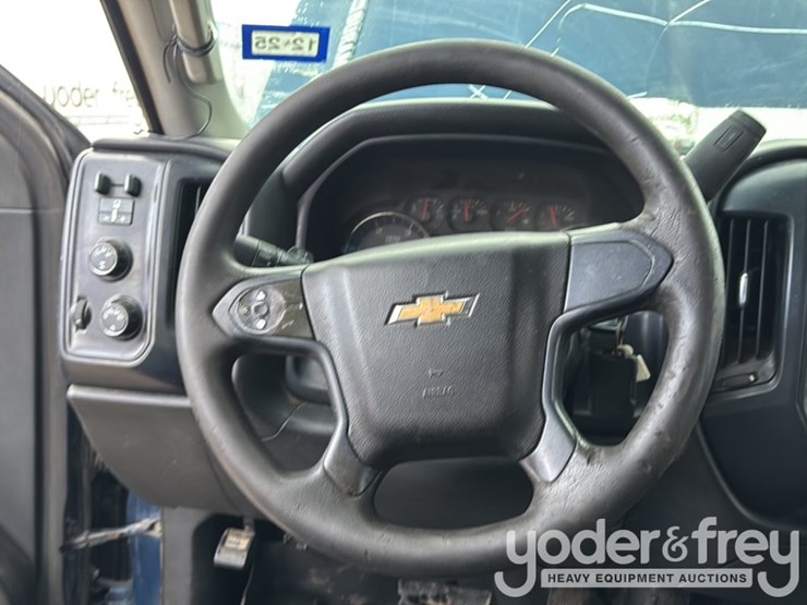 2015-chevrolet-silverado-2500-image-36