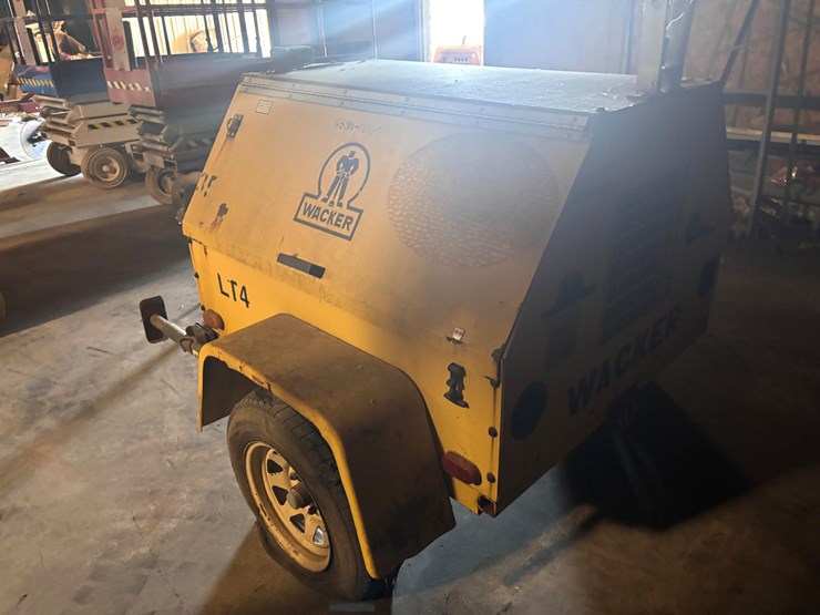 #144-•-wacker-lt-4-towable-light-tower-trailer-image-3