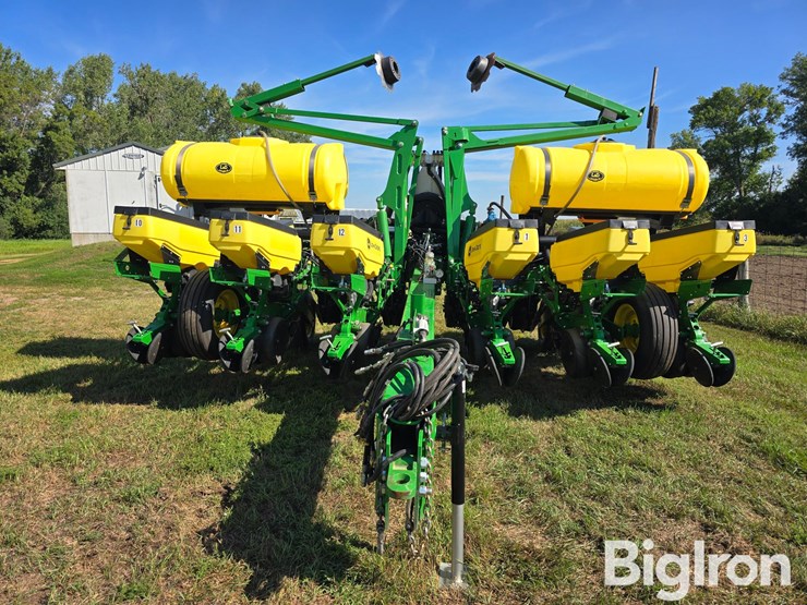 2017-john-deere-1765-image-2