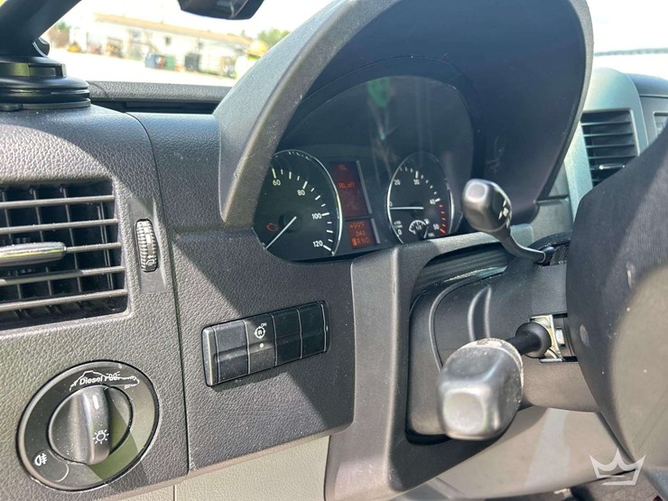 2015-mercedes-benz-sprinter-3500-ambulance-image-9