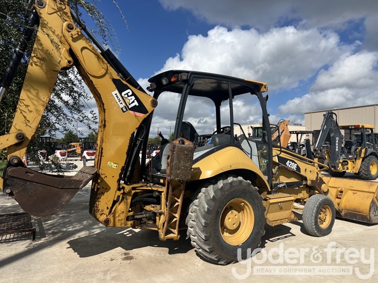 caterpillar-420e-image-2