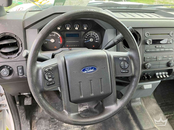 2016-ford-f-250-crew-cab-pickup-truck-image-13