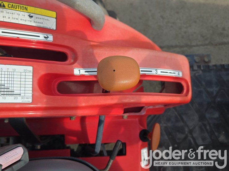 2010-massey-ferguson-1529-image-41