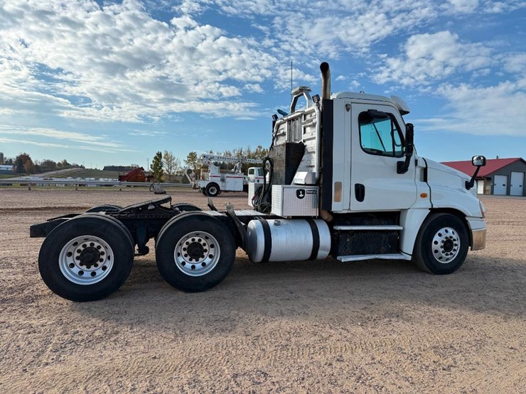 freightliner-cascadia-125-image-4