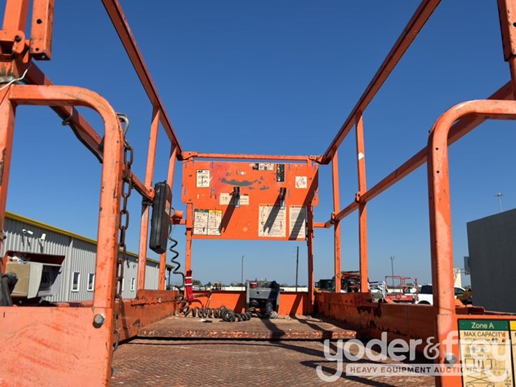 2015-jlg-3246es-image-15