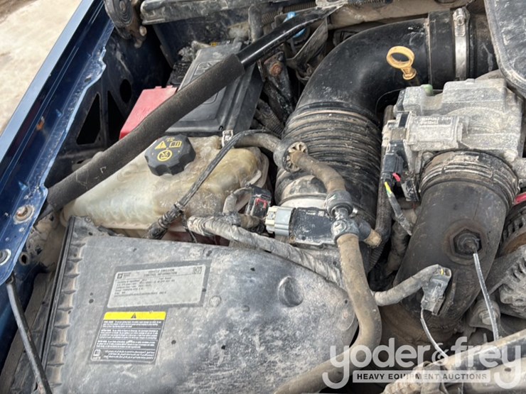 2015-chevrolet-silverado-2500-image-21