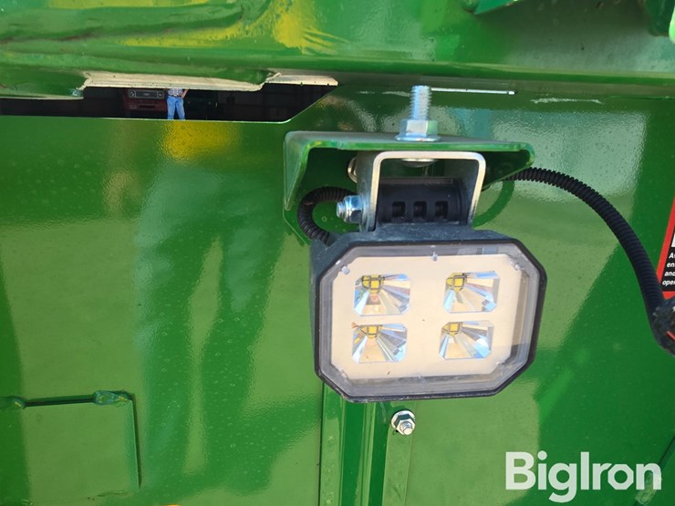 2023-john-deere-c6r-image-11