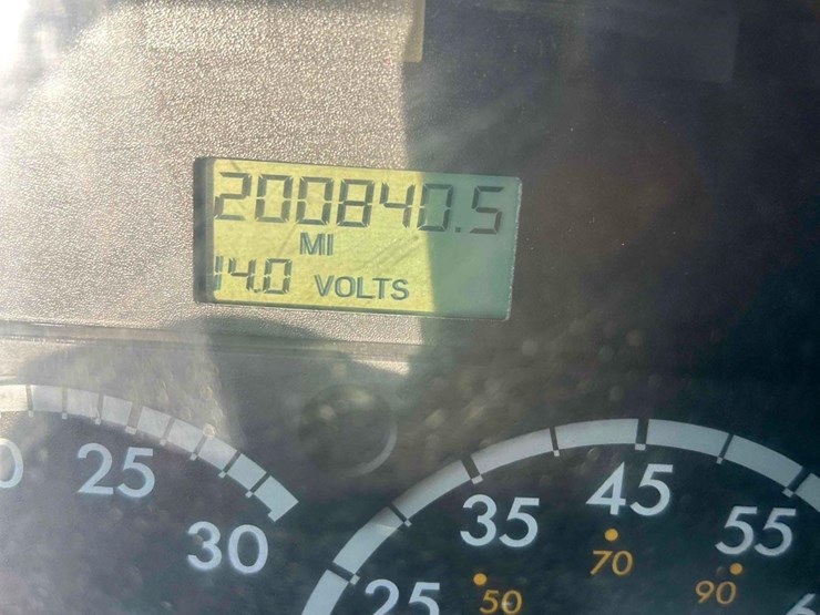 2004-sterling-l9500-image-69