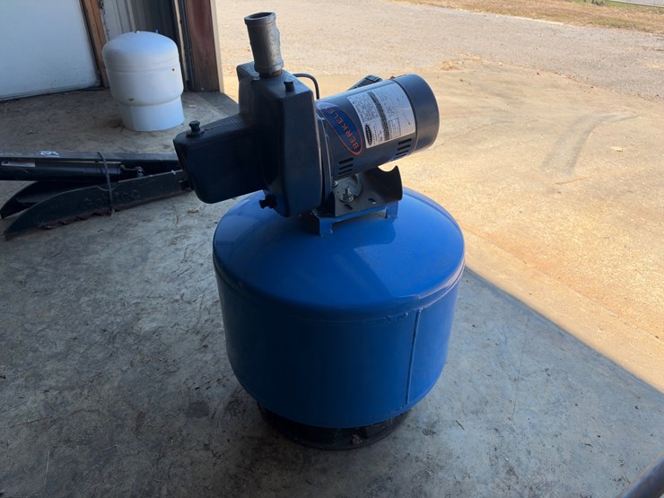 #103-•-sta-rite-pro-source-ps42s-t02-pressure-tank-with-berkeley-pump-image-2