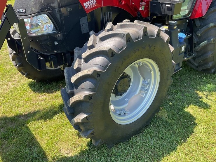 2020-case-ih-farmall-120c-image-8