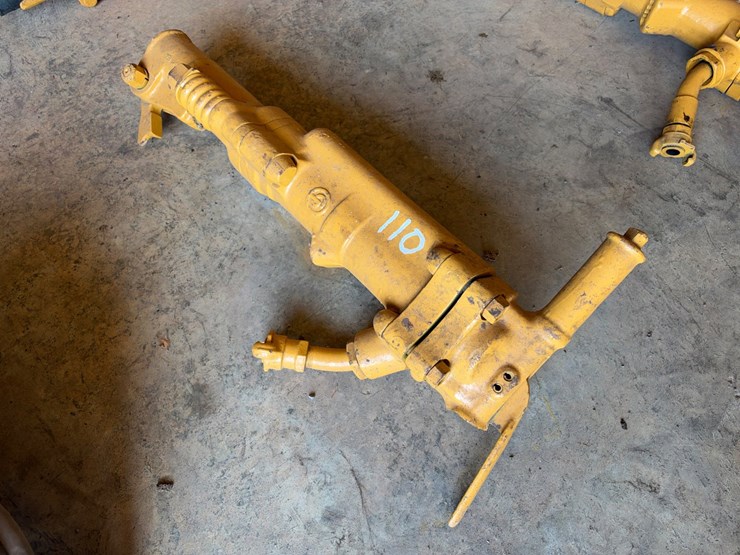 #110-•-chicago-pneumatic-jackhammer-breaker-image-1