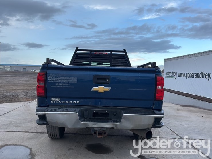 2015-chevrolet-silverado-2500-image-4