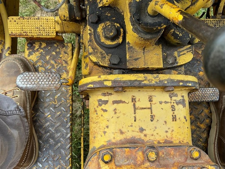1966-massey-ferguson-2135-image-12